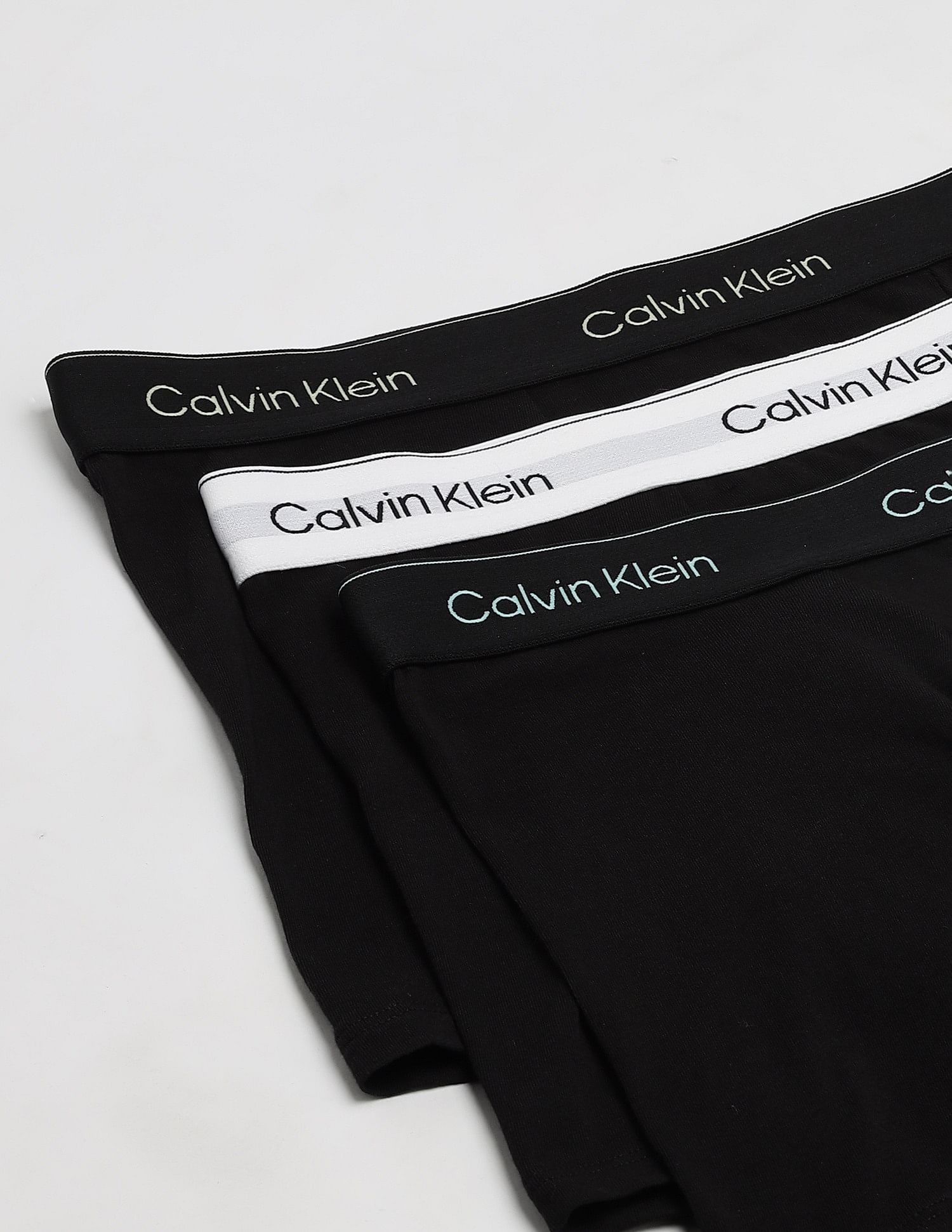 Calvin Klein Underwear Low Rise Solid Multi Trunks - Pack of 3