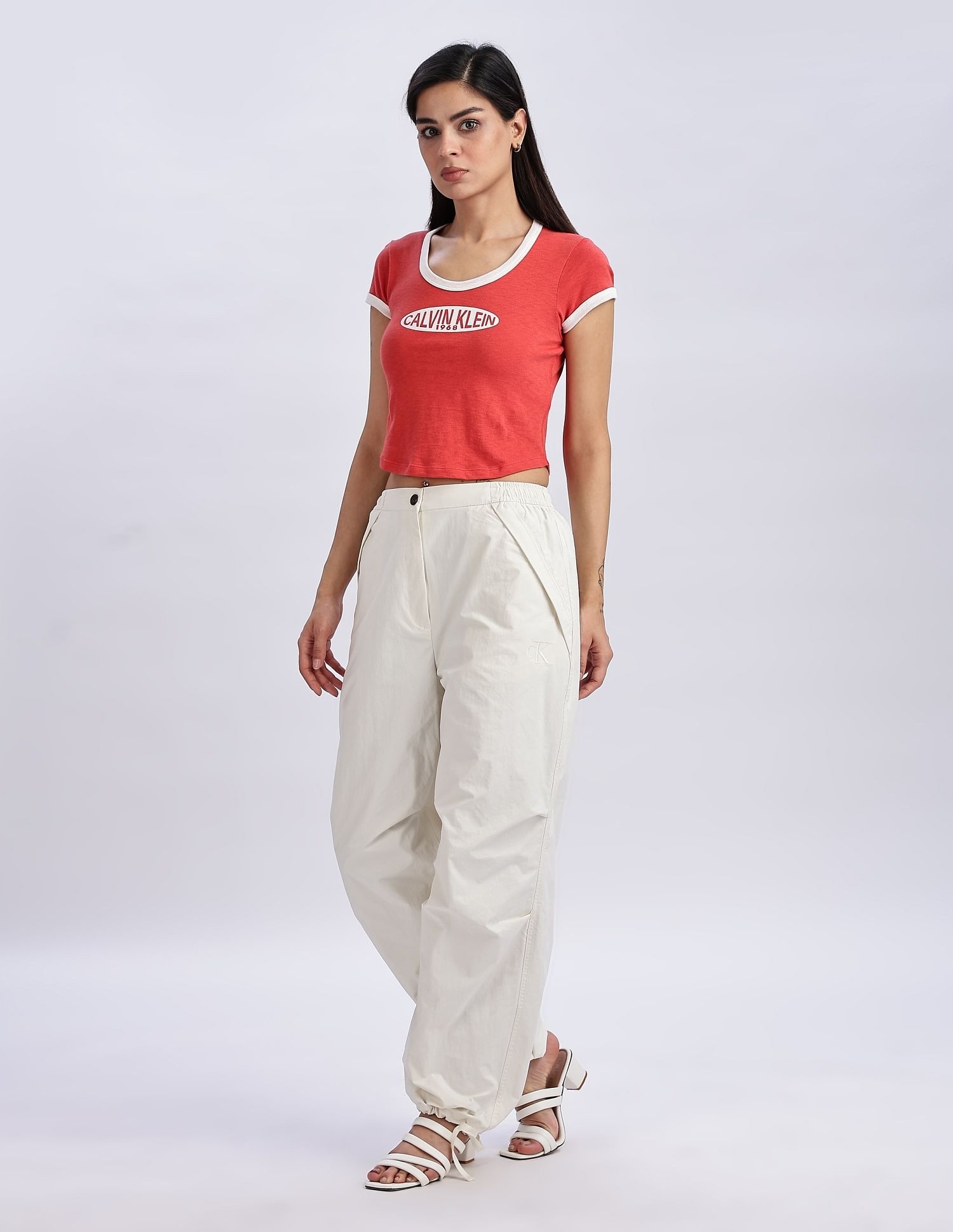 Calvin Klein Jeans Straight-Fit Solid Mid Rise Joggers