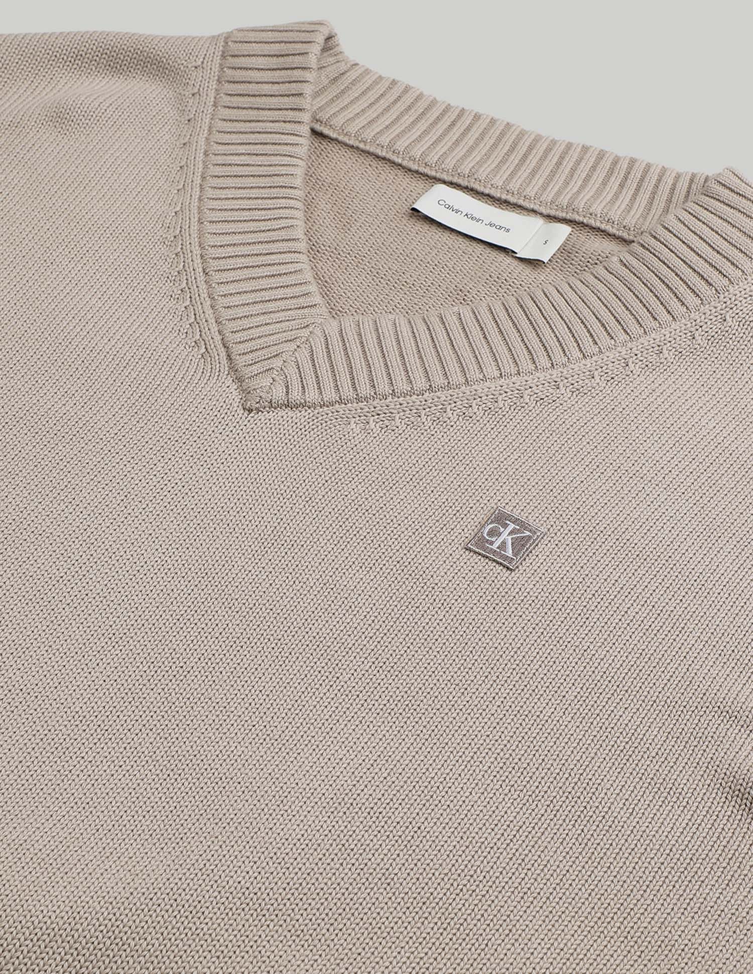 Calvin Klein Jeans Embro Badge V Neck Sweater