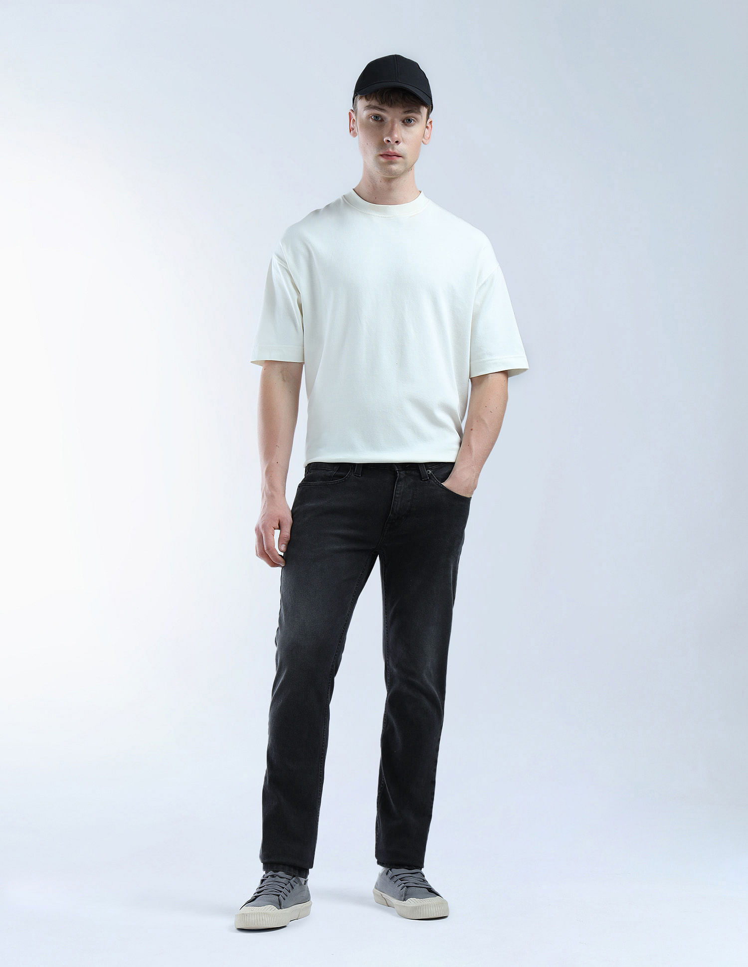 Flying Machine Mid Rise Freddie Slim Straight Fit Jeans