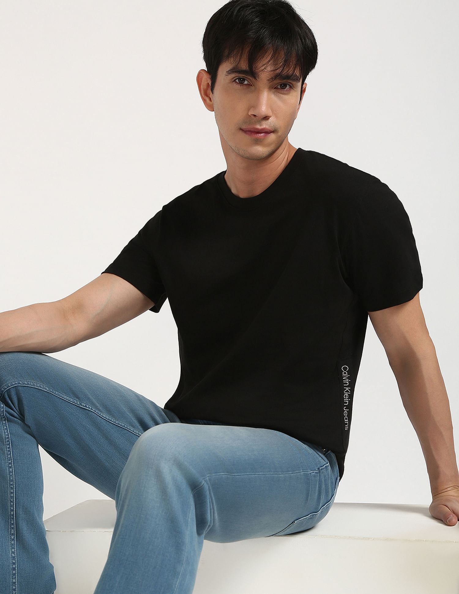 Calvin Klein Jeans Men Solid Regular Fit T Shirt