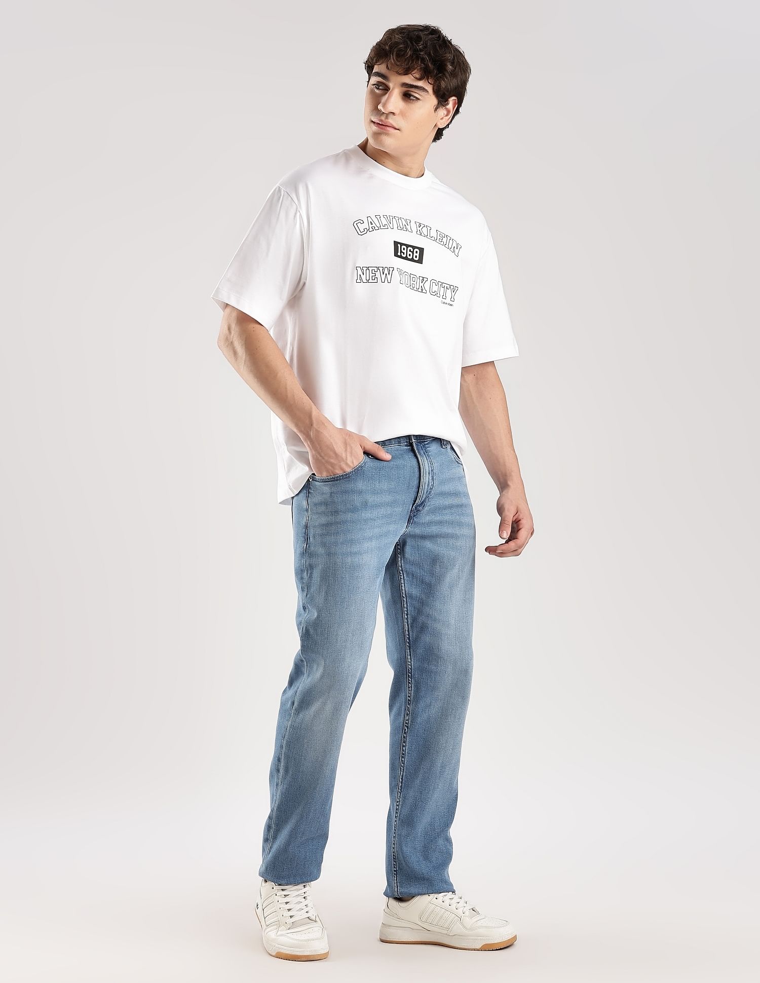 Calvin Klein Jeans Logo Relaxed-Fit Cotton T Shirt