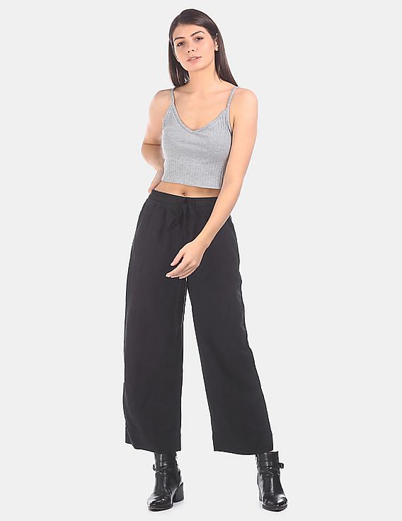 Gap pull shop on pants