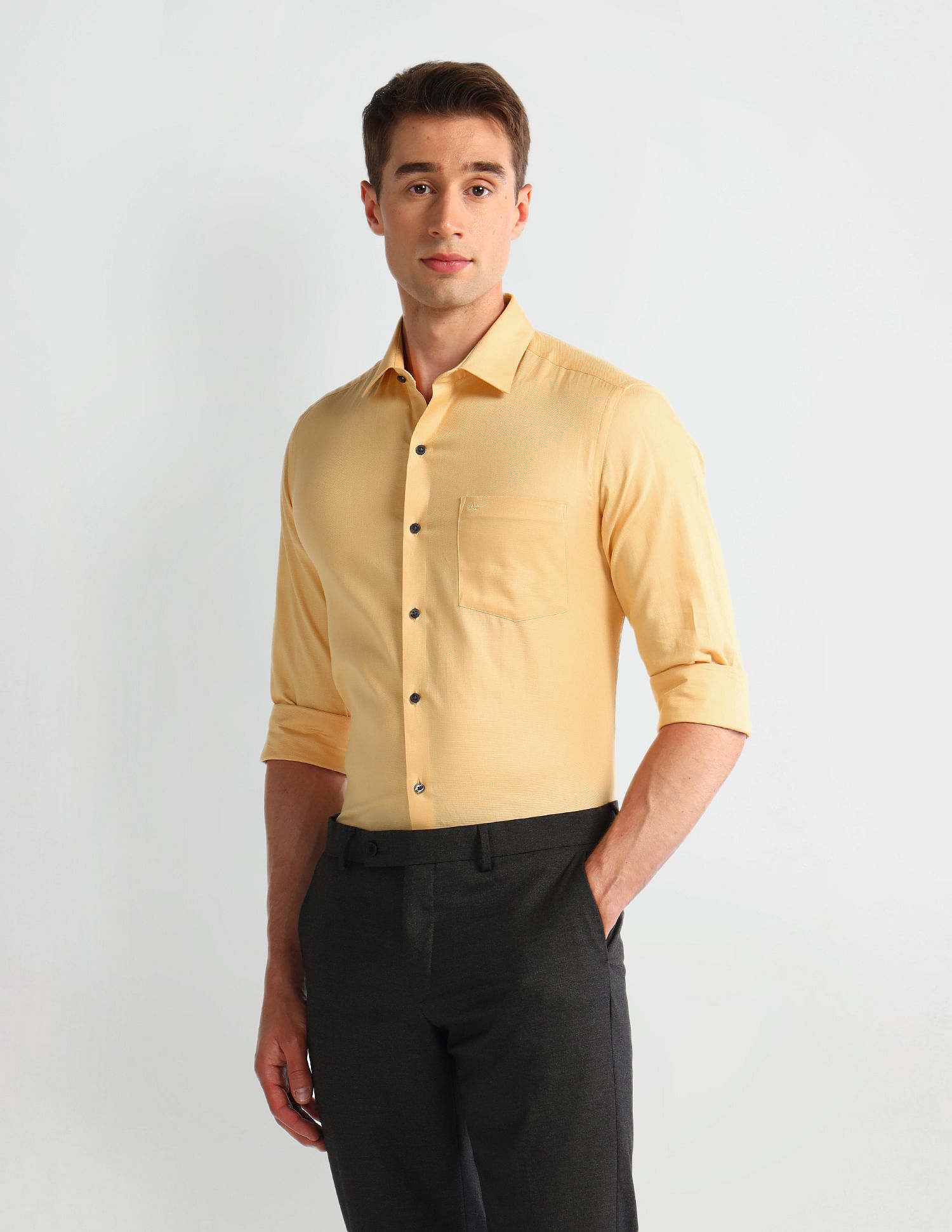 Arrow Cutaway Collar Slim Fit Shirt
