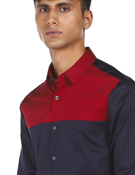 Calvin Klein Men Red And Navy Spread Collar Colour Block Casual Shirt