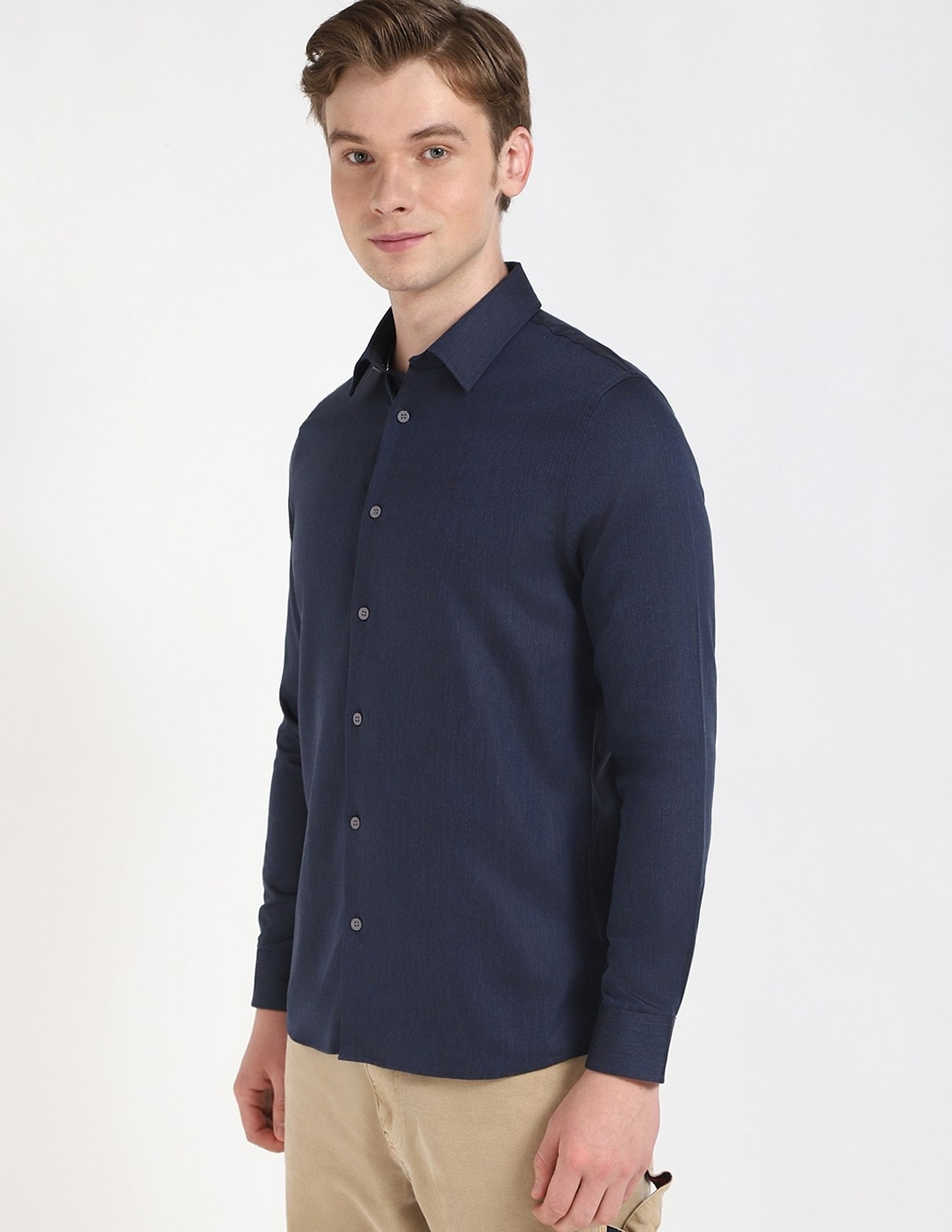 Calvin Klein Jeans Solid Regular-Fit Dobby Woven Shirt