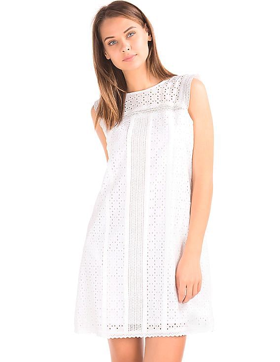 Gap hotsell eyelet dress