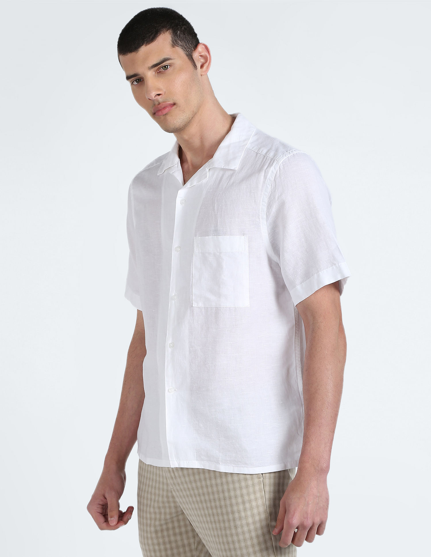 Buy Calvin Klein Men White Spread Collar Solid Casual Shirt - NNNOW.com
