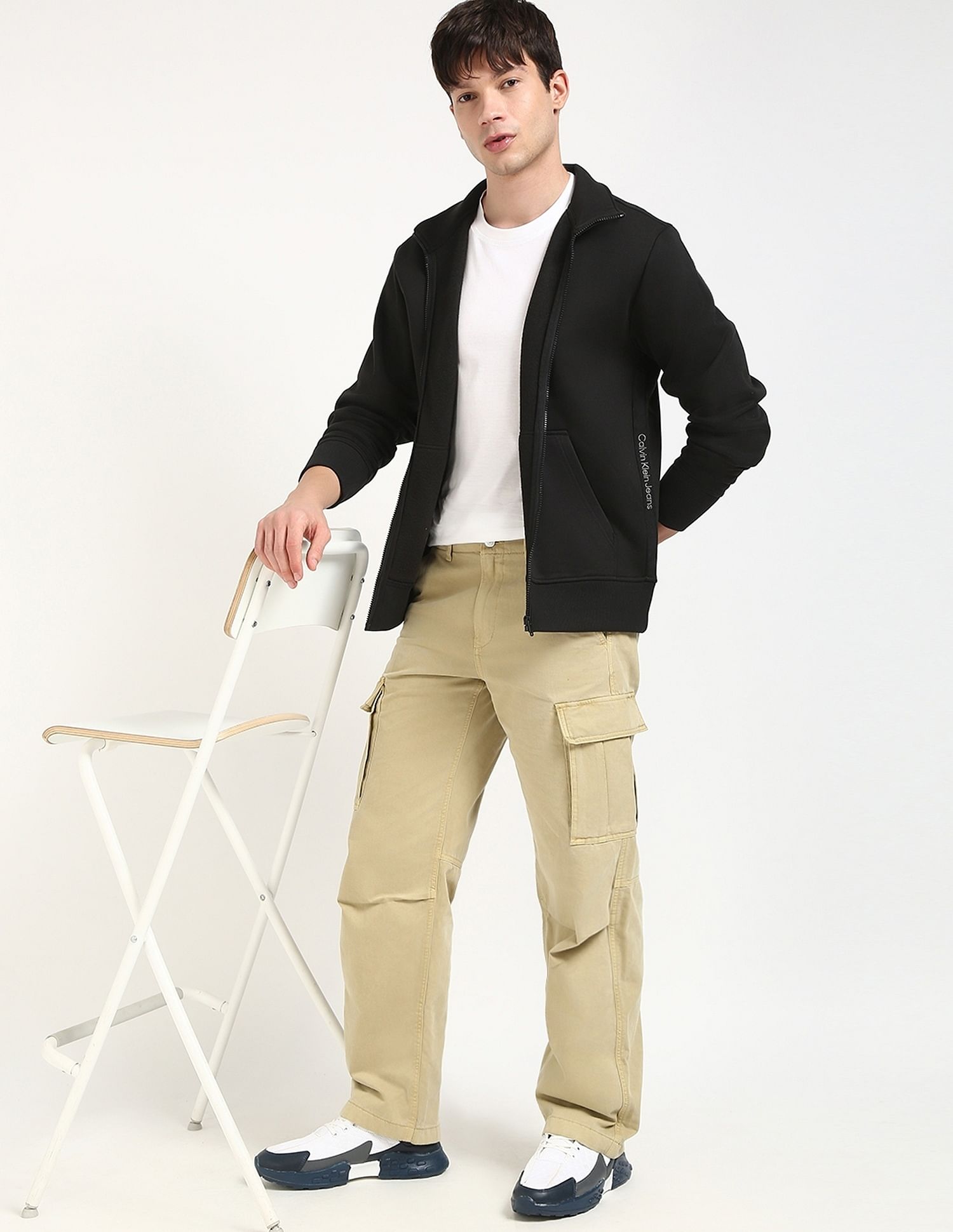 Calvin Klein Jeans Solid Regular-Fit Polyester Sweatshirt