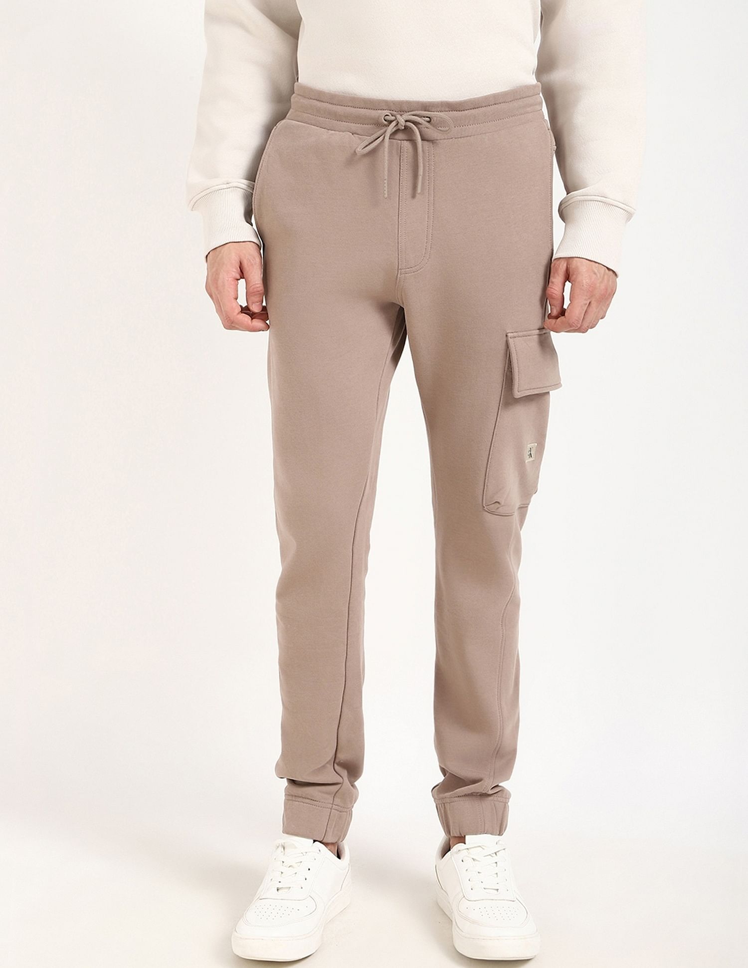 Calvin Klein Jeans Slim-Fit Solid Mid Rise Trouser