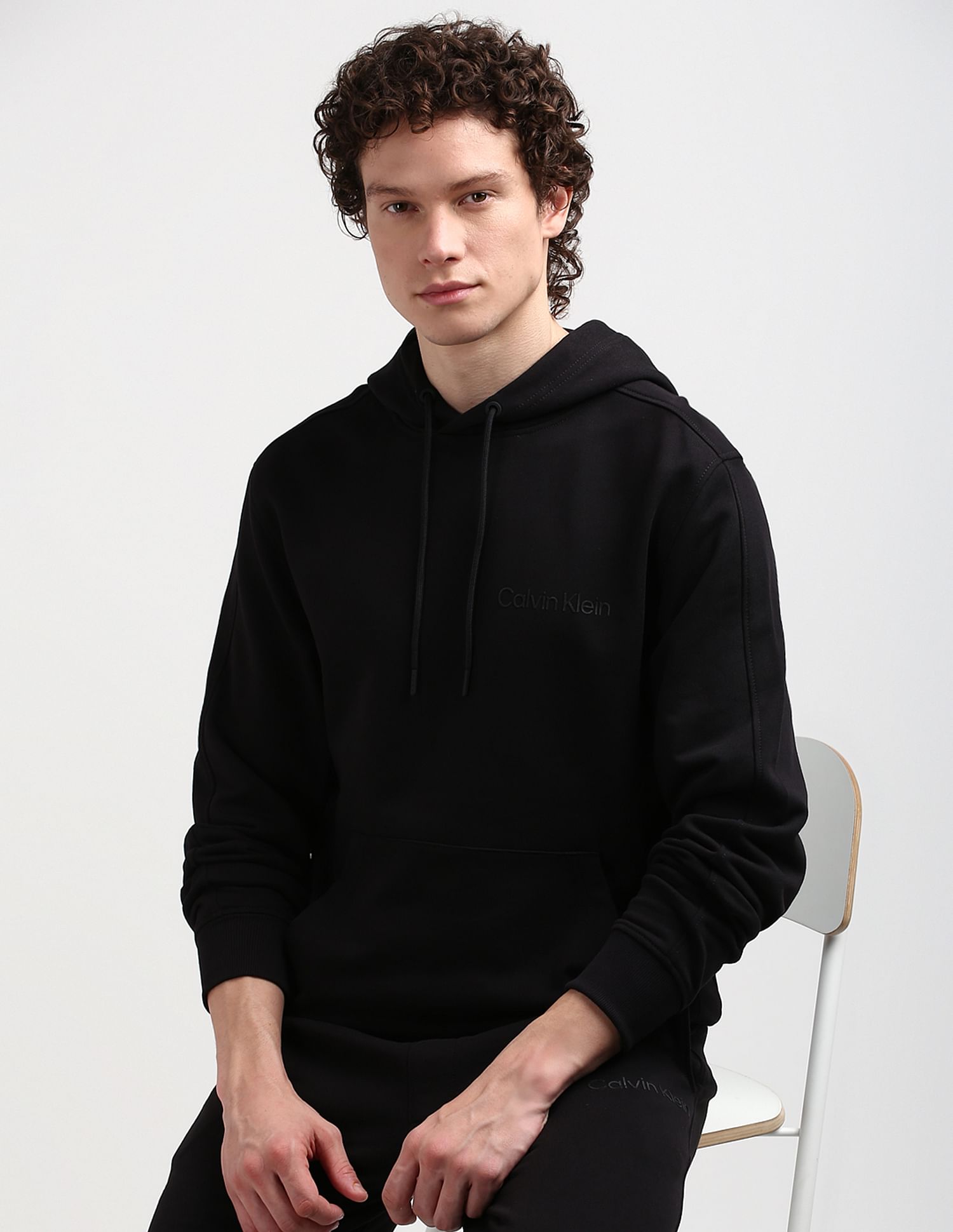 Calvin klein institutional logo sweatshirt hotsell