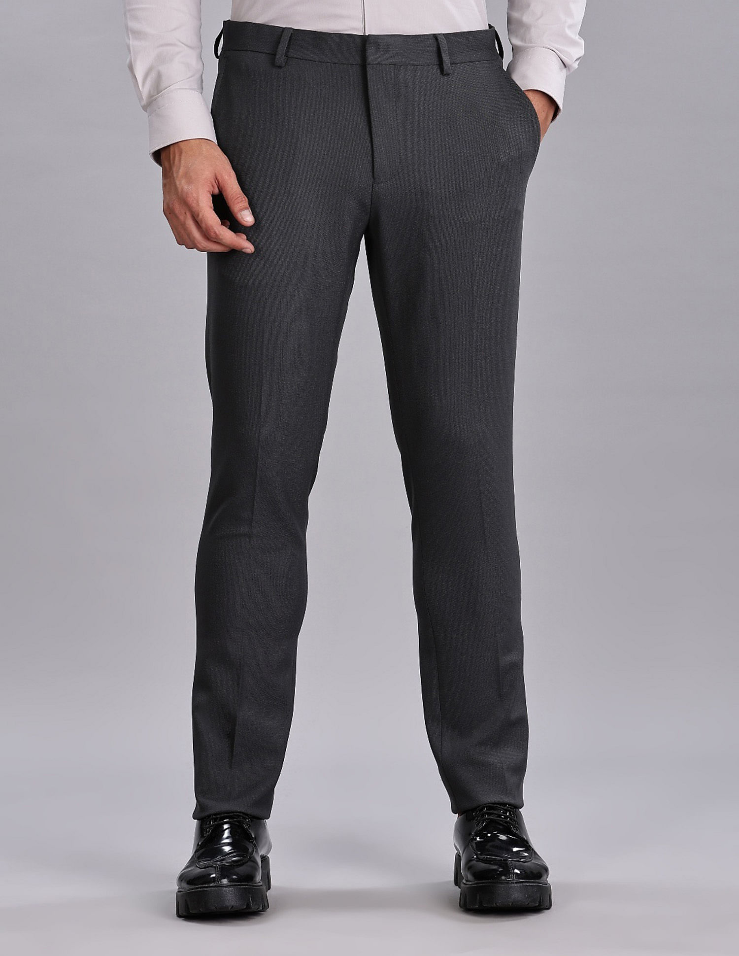 Tommy Hilfiger Regular-Fit Solid Mid Rise Trousers