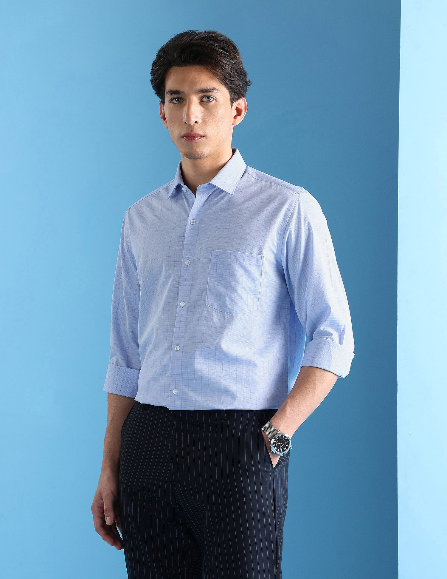 Arrow Manhattan Slim Fit Graph Checked Velocity Shirt