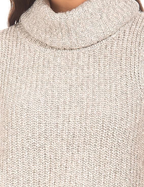 Sleeveless turtleneck sweater