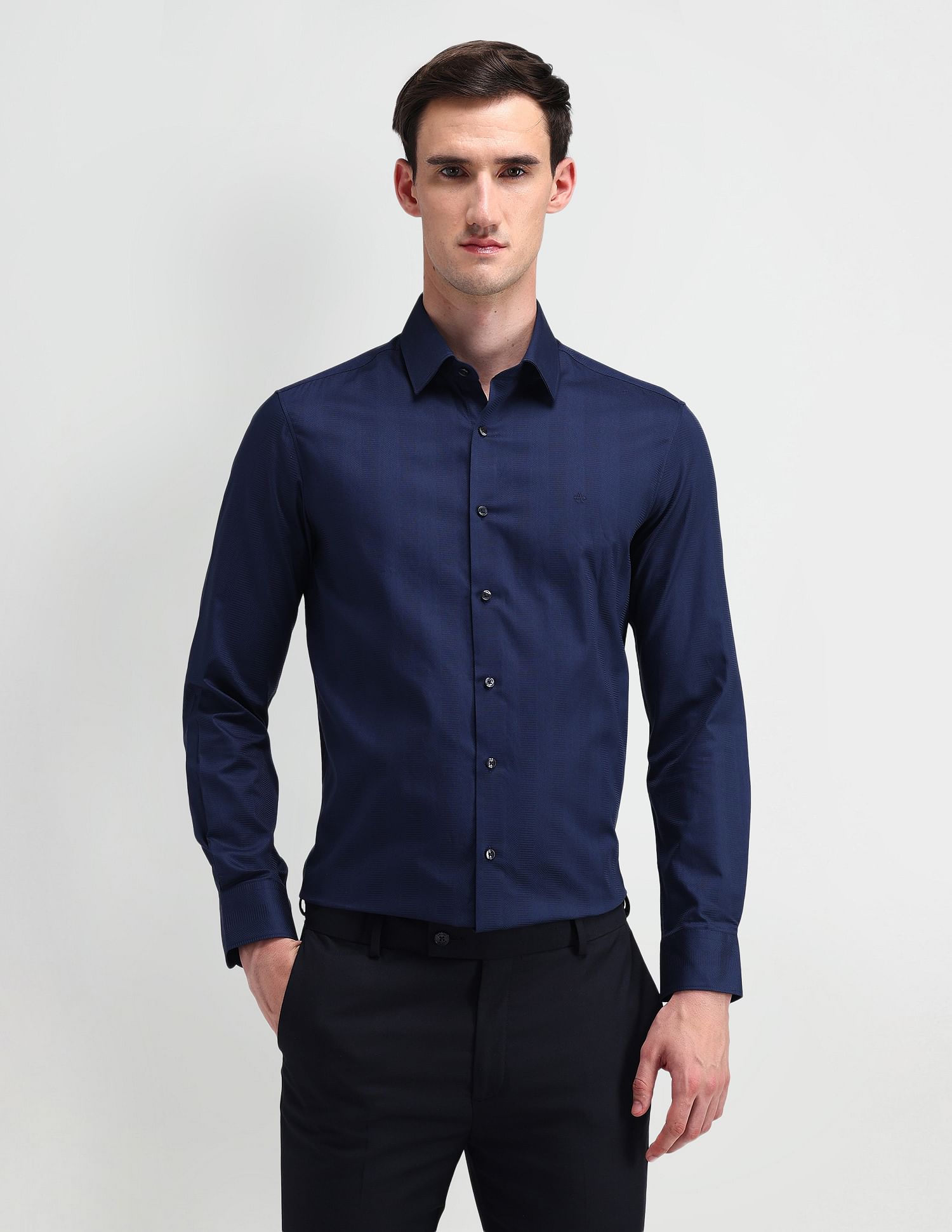Arrow Manhattan Slim Fit Vertical Striped Shirt