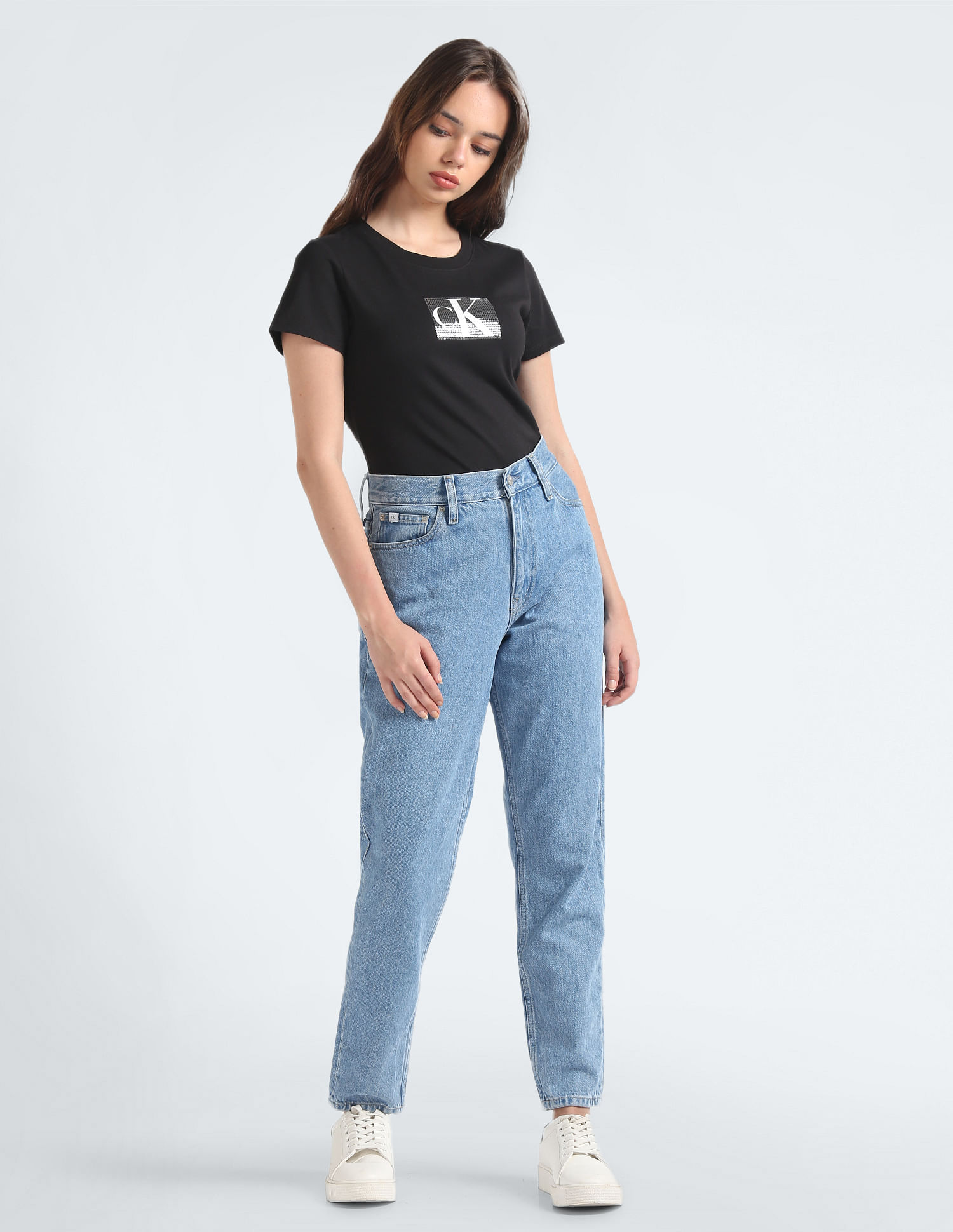 Buy Calvin Klein Jeans Sequence Logo Slim T-Shirt - NNNOW.com
