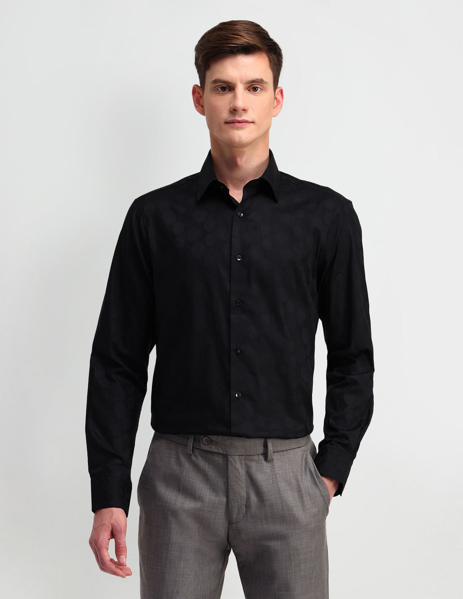 Arrow Tailored Fit Jaquard Shirt