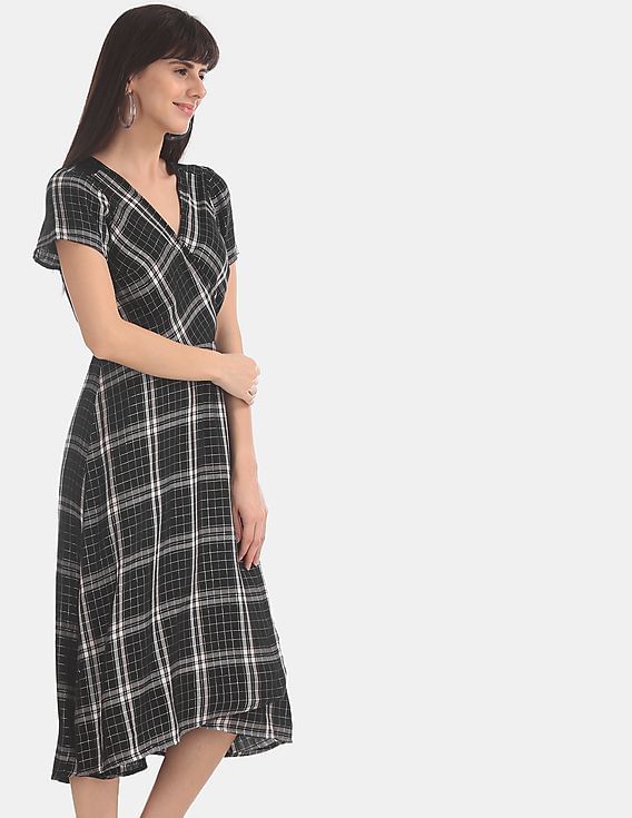 gap black wrap dress