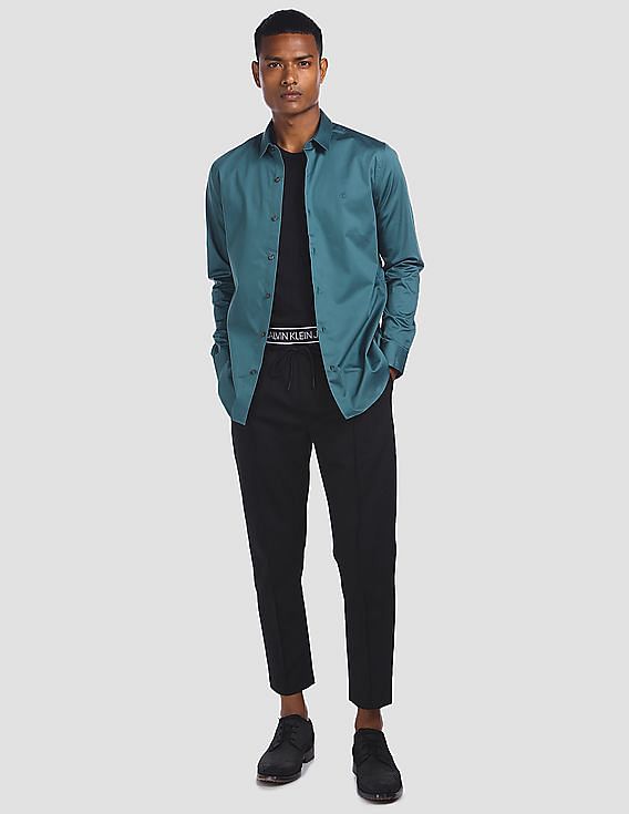 Calvin Klein Men Teal Slim Fit Satin Stretch Solid Casual Shirt