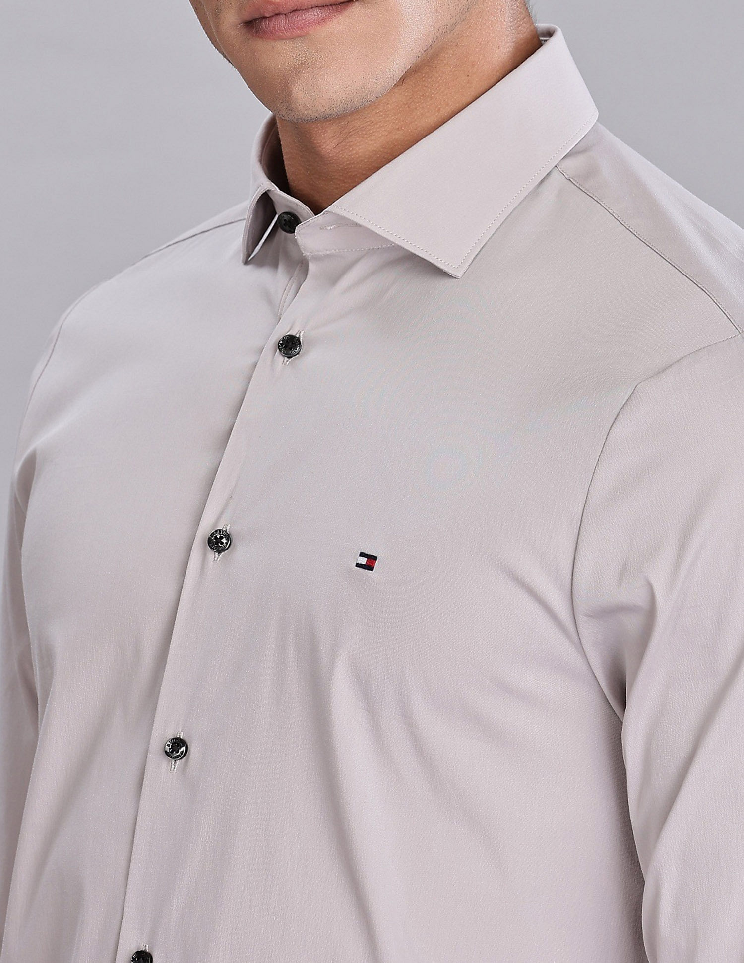 Tommy Hilfiger Solid Slim Fit Plain Woven Shirt
