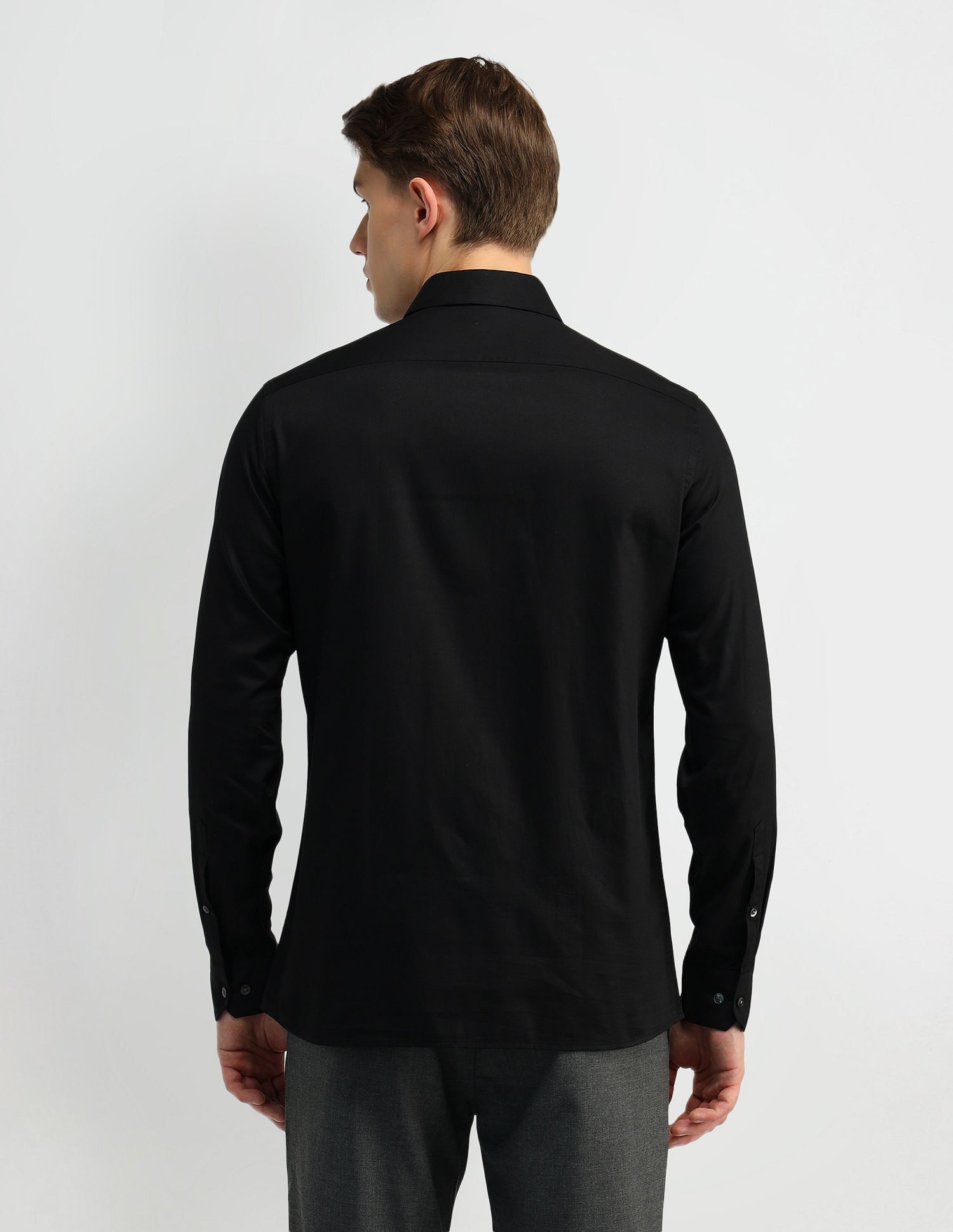 Arrow Cutaway Collar Dobby Shirt