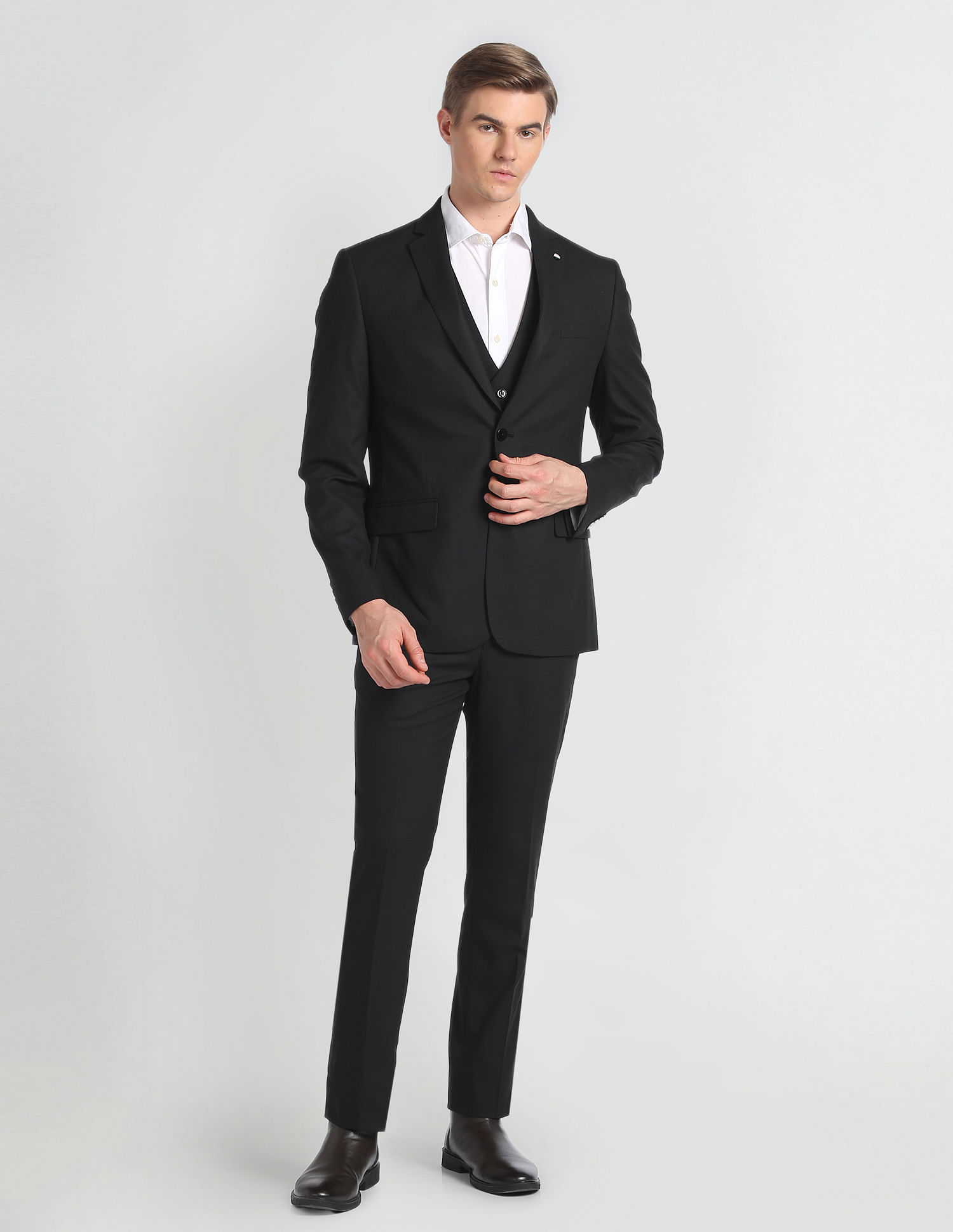 Arrow Tailored Fit Three Piece Suit