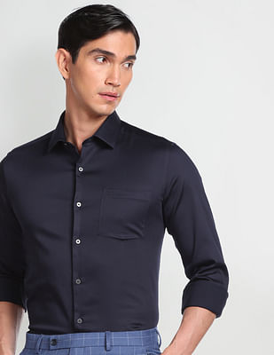 Arrow Manhattan Slim Fit Solid Formal Shirt